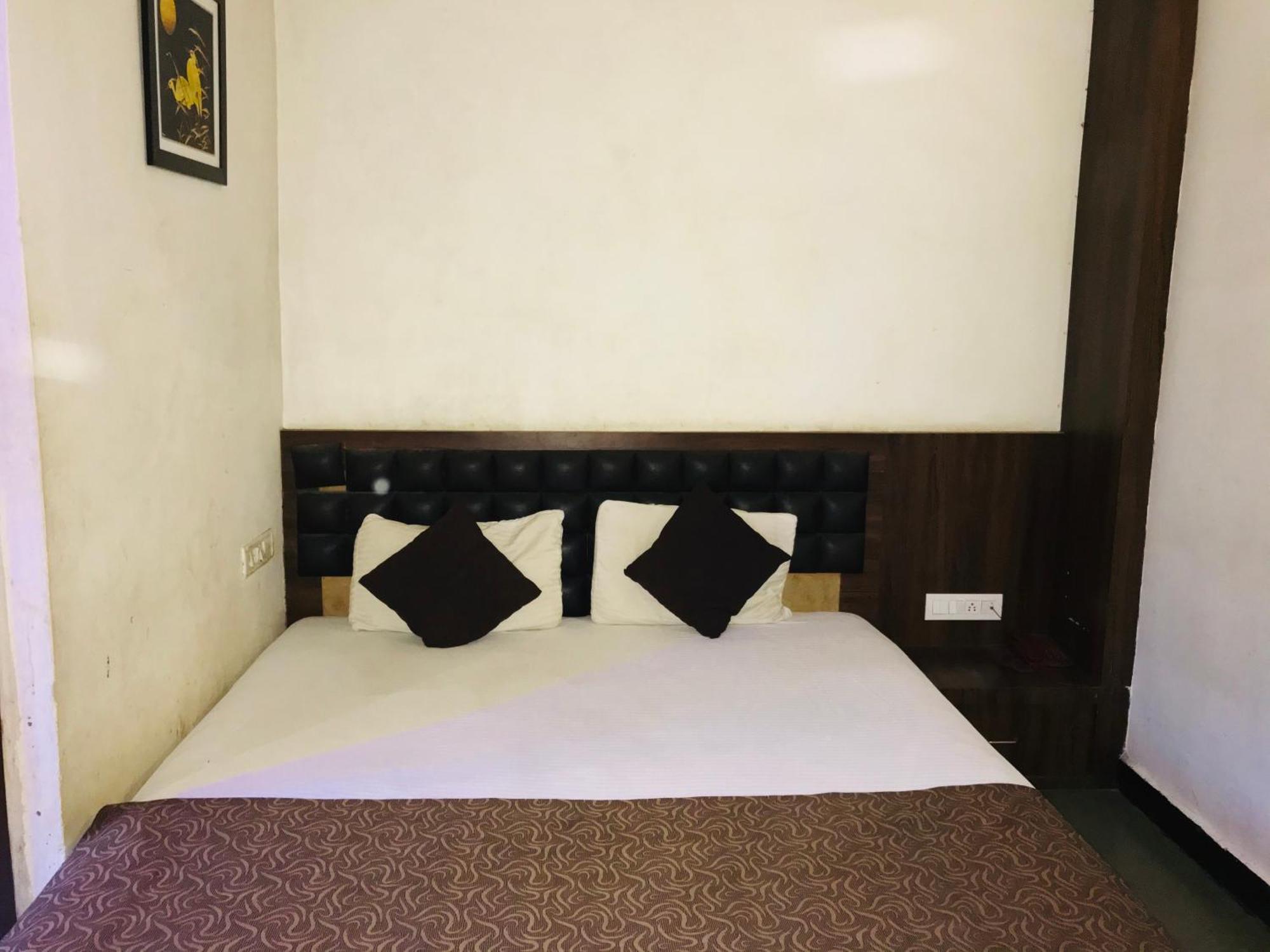 Liva Rooms Nashik Dış mekan fotoğraf