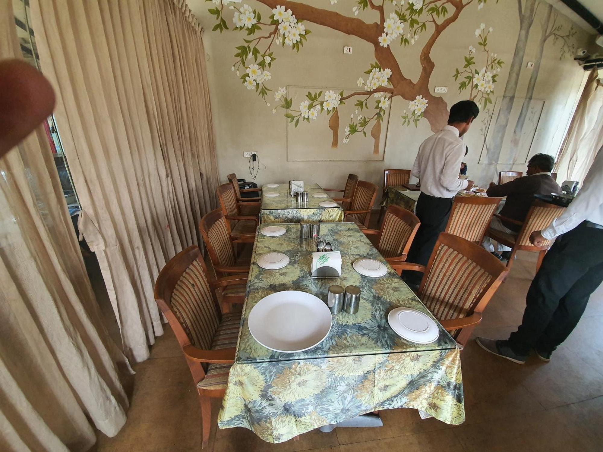 Liva Rooms Nashik Dış mekan fotoğraf