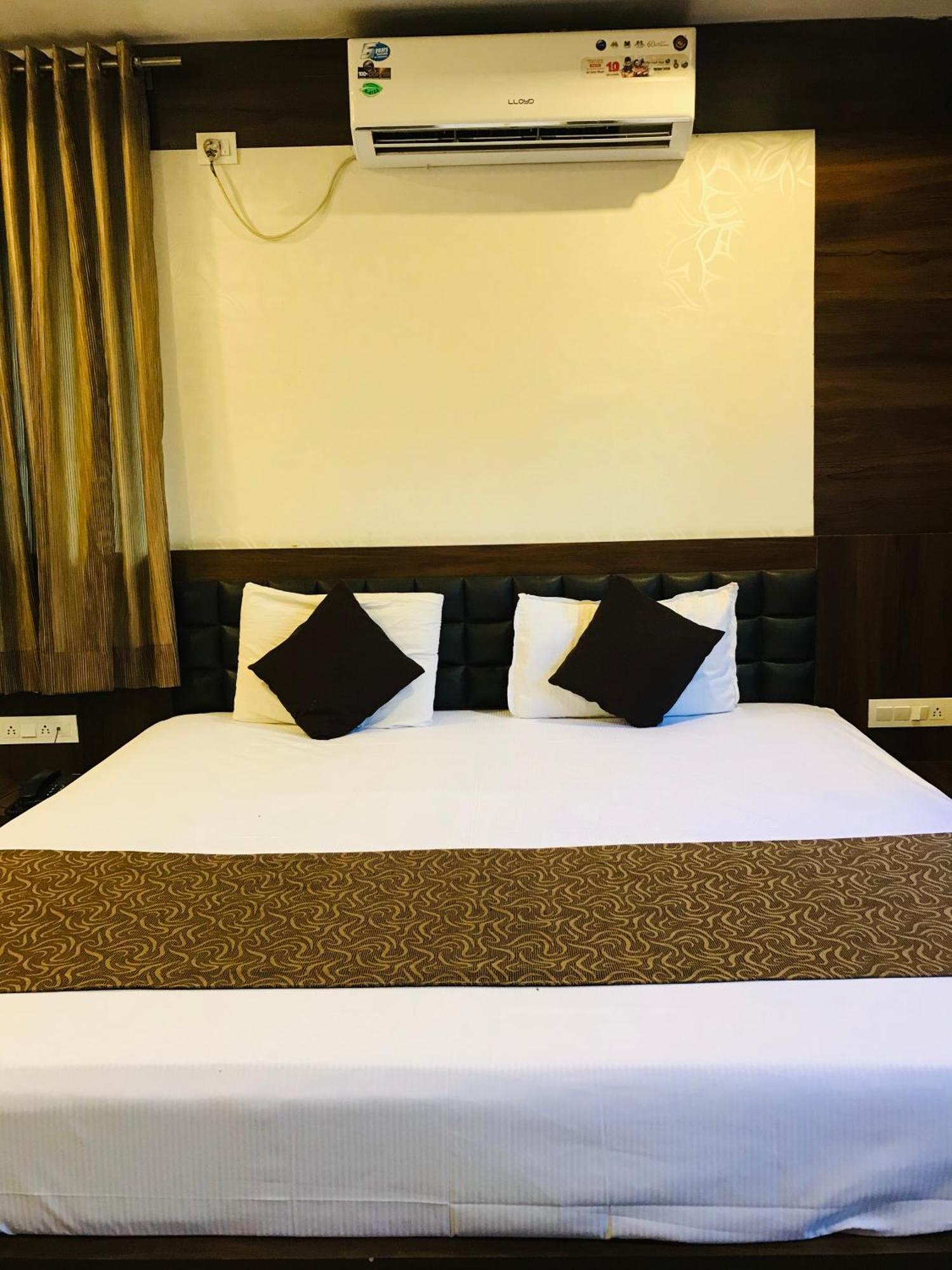 Liva Rooms Nashik Dış mekan fotoğraf
